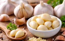 Ăn tỏi mỗi sáng để "chống ung thư", người đàn ông 63 tuổi nhận cái kết "không thể ngờ"
