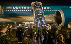 Bên trong chuyến bay đặc biệt mang số hiệu VN66 của Vietnam Airlines đưa lực lượng cứu trợ, hàng hóa tới Venezuela trong đêm