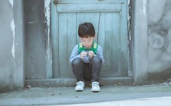 Nếu con bạn có 4 dấu hiệu này thì tình hình tâm lý đang rất báo động, bố mẹ phải can thiệp ngay!