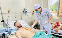 Nghẹt thở: BS Việt vừa vá tim vừa huy động truyền máu cho khách Tây bị đâm thấu ngực, có nhóm máu siêu hiếm chiếm 0,01% dân số