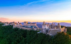 Việt Nam có nơi sở hữu 4 mùa trong 1 ngày, chỉ cách trung tâm hơn 20km, báo Tây gọi là 'cổ tích giữa thực tại'