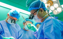 Trái tim người đàn ông đập trong lồng ngực bé gái 13 tuổi: Nhìn lại quy trình ghép tạng "cho đi là còn mãi"