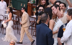 Đám cưới kéo dài 3 ngày của cặp đôi Dua Lipa và Callum Turner vẫn bị phản đối