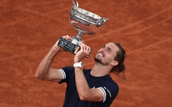 Vượt qua "cơn ác mộng" chấn thương, Zverev viết nên câu chuyện cổ tích tại Roland Garros