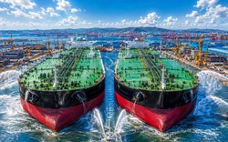 Phát hiện 2 tàu Trung Quốc dài bằng 3 sân bóng đá vừa hạ thủy, bắt đầu thực hiện nhiệm vụ lớn