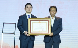 CLB Hà Nội kỷ niệm 20 năm thành lập, nhận Huân chương Lao động hạng Nhì