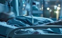Người đàn ông khoẻ mạnh bất ngờ tử vong vì đột quỵ, bác sĩ cảnh báo thói quen "cực độc" vào buổi sáng