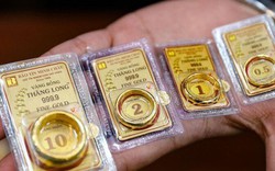 Người mua vàng lúc 18 triệu đồng/ chỉ nên làm gì?