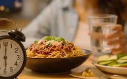 Nghiện ăn đêm khiến cơ thể bật chế độ tích mỡ, bác sĩ chỉ ra 2 món cứu cánh