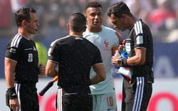 Mbappe bất ngờ đổ lỗi cho trọng tài Argentina sau cú đá hỏng phạt đền: "Ông ấy khiến tôi mất tập trung"