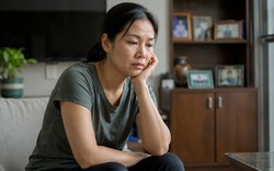 Bài viết lúc nửa đêm của bà mẹ có con thi điểm cao khiến bao người xót xa: Con càng thành công, mẹ càng thấy đau lòng…