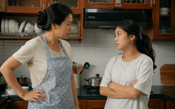 Con gái chê cơm mẹ nấu, mẹ đáp một câu khiến con đứng hình: Có những đoạn đối thoại đau hơn cả dao cứa