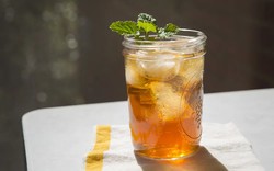 Trà nóng và đá, loại nào tốt hơn? Câu trả lời của chuyên gia khiến nhiều người thay đổi cách uống