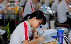 Mở tiệc mừng 5 ngày vì con thi ĐH điểm cao top 10 tỉnh, ngày giấy báo nhập học về, bố mẹ sững sờ khi đọc tên ngành