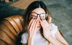 2 giờ sáng, cơ thể rã rời nhưng não vẫn "nhảy múa": Giải mã nỗi ám ảnh mang tên "Càng mệt càng khó ngủ"
