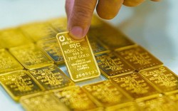 Cú giảm bất ngờ của giá vàng sáng nay