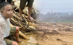 Người đàn ông mất vợ con kể khoảnh khắc cả nhà ôm nhau trước khi bị lũ cuốn trôi