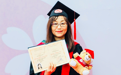 Người phụ nữ Nhật 62 tuổi tốt nghiệp thạc sỹ chương trình học bằng tiếng Việt