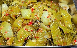 Cặp vợ chồng cùng mắc ung thư vì món rau nhiều người Việt cứ tưởng "ăn càng nhiều càng khỏe"