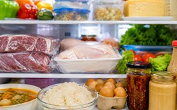 5 thực phẩm KHÔNG NÊN cất trong tủ lạnh: Cái số 3 là sai lầm kinh điển mà nhiều gia đình Việt mắc phải