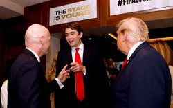 Đệ nhất công tử nước Mỹ Barron Trump là tâm điểm của khán đài chung kết World Cup vì chiều cao hơn 2 mét