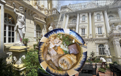 Quán bún bò “giàu” nhất Hà Nội: Giá 65.000 mà được phục vụ như vua chúa, không gian như resort 5 sao, có cả hồ bơi riêng