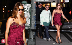 Hailey Bieber lại biến đường phố thành sàn diễn với chiếc váy "có tiền chưa chắc mua được"