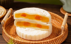 Giải mã sức nóng của bánh dẻo "thị phi" và cách thưởng thức không lo tăng cân