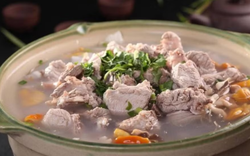 Hầm thịt nên dùng nước nóng hay lạnh?