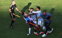 FIFA chính thức mở hồ sơ kỷ luật tuyển Argentina, đồng đội của Messi đối diện án phạt nặng