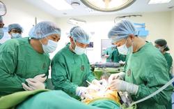 Cha 60 tuổi hiến thận cứu con trai