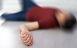 Người đàn ông 40 tuổi gặp họa vì thói quen “vạn người mê” trước khi đi ngủ