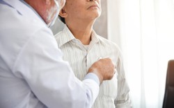 Người đàn ông 60 tuổi cả đời hiếm khi ốm, không tiền sử gia đình vẫn mắc ung thư phổi: 6 thủ phạm quen mặt, nhiều người giật mình