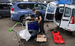 Người dân nước này xếp hàng 'độ' xe, chuyển từ chạy xăng sang gas vì lý do này