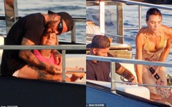 Paparazzi "tóm dính" David Beckham âu yếm con gái trên siêu du thuyền, Victoria khoe body nóng bỏng, nhan sắc tiểu thư Harper chiếm spotlight