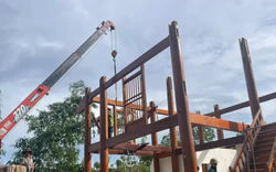 Người dân dỡ nhà, di dời mồ mả, bàn giao mặt bằng cho cao tốc 24.000 tỷ đồng