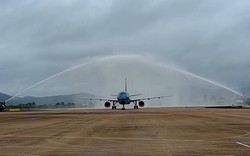 7h sáng nay - 19/8, đây là chuyến bay đầu tiên hạ cánh trên đường băng "nghìn tỷ" mới toanh tại sân bay Liên Khương
