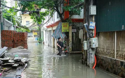 Ứng phó với mưa lớn, Hà Nội huy động 200 xe téc, trực 24/24 tại các 'điểm đen' úng ngập