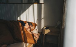 Cách ngủ trưa có thể ảnh hưởng đến tuổi thọ: "5 không" ai cũng cần biết, đặc biệt là người từ 55 tuổi