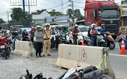 Xe tải cẩu tông nhiều xe máy ở TPHCM, 3 người thương vong