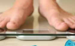 Sụt 8 kg sau 1 năm, người đàn ông 60 tuổi bất ngờ khi đi khám
