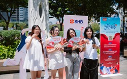 Giới trẻ hào hứng check-in, săn quà SHB ở booth Fandom Yêu Nước