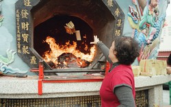 Gần 900 năm trước đã có đề xuất cấm sản xuất, buôn bán vàng mã