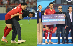 VIP nhất Đình Bắc: Được HLV Kim Sang-sik đích thân cõng lên nhận giải Cầu thủ xuất sắc nhất Asean Cup 2026, tình thầy trò quá đáng yêu