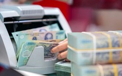 Hôm nay, nhiều người vội đi gửi tiết kiệm sau khi đội tuyển Việt Nam thắng Thái Lan