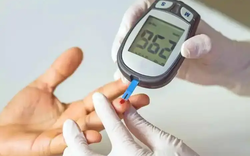 Dấu hiệu nguy hiểm nhất của bệnh tiểu đường không phải là khát nước, mà là sự xuất hiện thường xuyên của 10 bất thường này