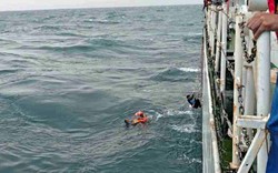 7 ngư dân ra khơi rồi mất tích 23 ngày, đội cứu hộ ráo riết tìm kiếm rồi cảnh tượng khác lạ xuất hiện