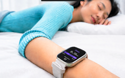 Lời khuyên cho tất cả những ai đeo đồng hồ theo dõi sức khỏe đi ngủ