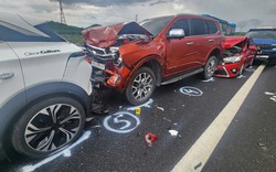 2 vụ tai nạn liên hoàn, 11 ô tô hư hỏng do lỗi duy trì khoảng cách trên cao tốc