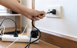 4 thiết bị điện "chạy ngầm" 24/7 ngay cả khi đã bấm nút tắt